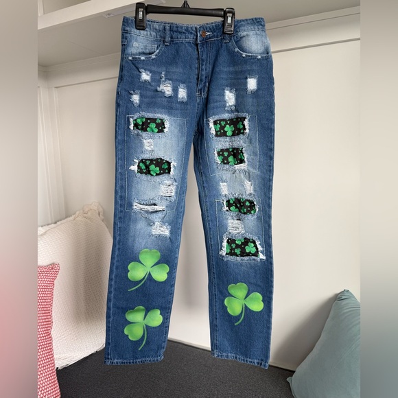 St Patrick Distressed Jeans with Green Clovers Size Medium - Picture 13 of 13